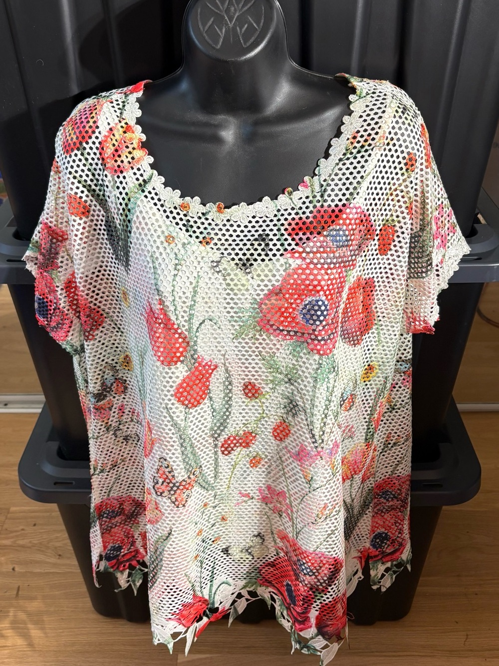 Plus Size White Floral Mesh Short-Sleeve Top